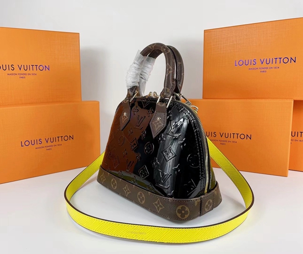 ルイヴィトンバッグ側面デザイン